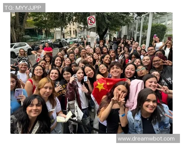 巴西粉丝热情高涨游行庆祝盛况如同足球夺冠时刻